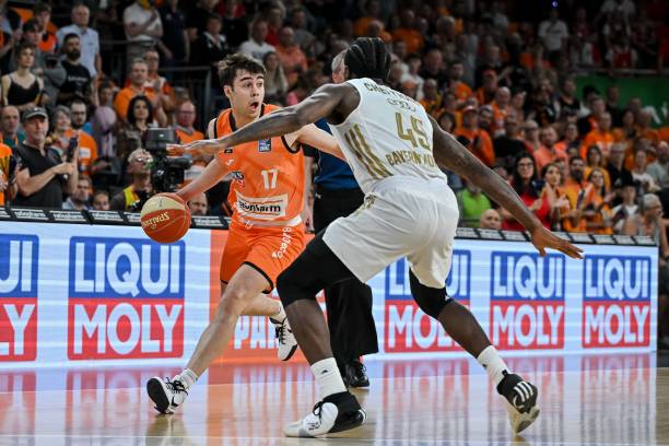 比赛中不仅 比赛中不仅